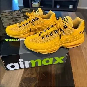 Nike air max NYC Taxi Cab Edition size 8 Size 8 - Nike Air Max 95 NYC Taxi Gold/Black | eBay main image 2